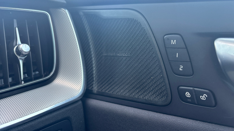 Volvo XC60 2.0 T6 [350] RC PHEV Plus Dark 5dr AWD Geartronic Estate